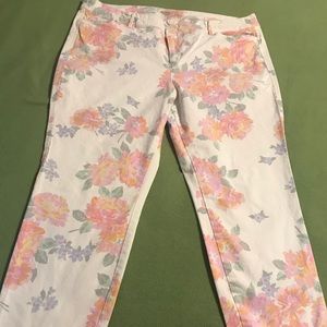 Super cute pants from Old Navy. Size 16